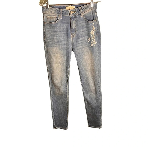 Harper Heritage Women’s High-Rise Skinny Size 27 With A unique Flower Embroidery - Picture 1 of 13